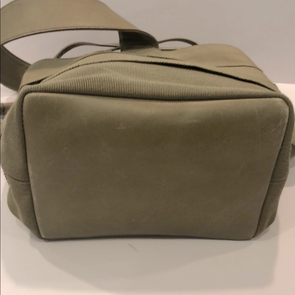 Authentic VTG Salvatore Ferragamo Tiered  Bucket  Tote Bag - Very Good Condition - Picture 7 of 9